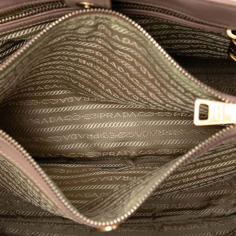 Prada Medium Saffiano Lux Galleria Satchel Beige Leather Good condition - Model View