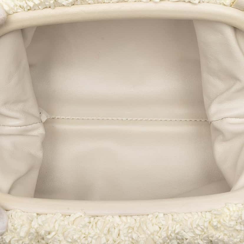 Bottega Veneta Boucle Raffia The Mini Pouch Crossbody White Very good condition - Model View