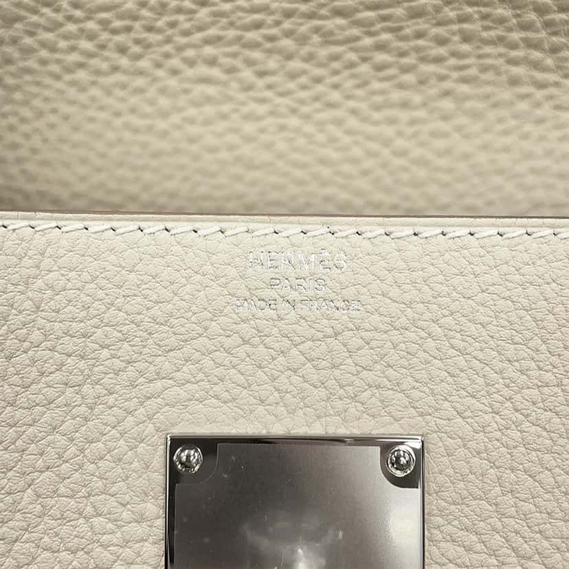 Hermès Togo Kelly Messenger PM White Leather Never worn - Box View