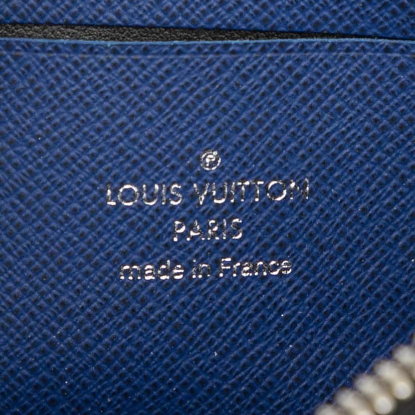 Louis Vuitton Monogram Taigarama Pochette Discovery PM Blue Very good condition - Box View