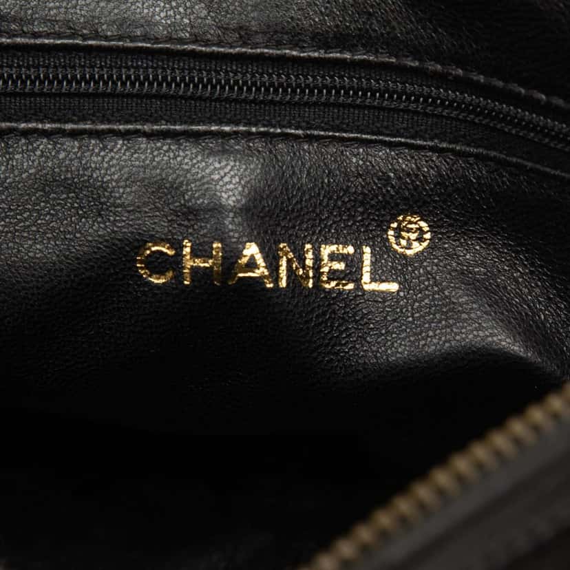 Chanel CC Diamond Quilted Lambskin Tassel Camera Bag Black Leather Very good condition - Box View