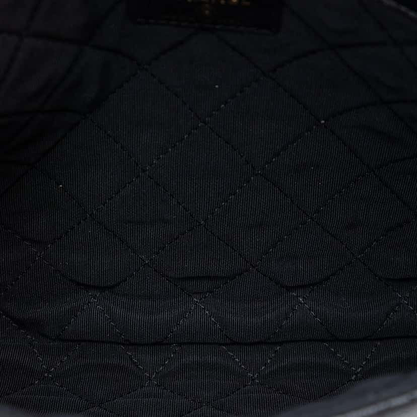 Chanel Medium Quilted Caviar Golden Class O Case Clutch Black Leather Very good condition - Model View