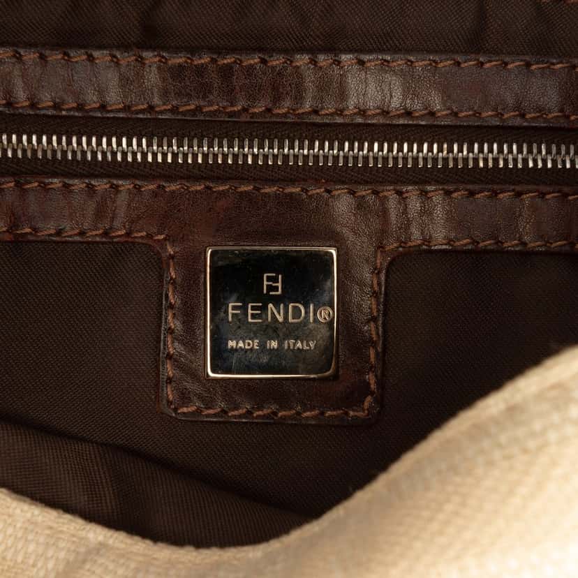 Fendi Zucca Canvas Baguette Beige Very good condition - Box View
