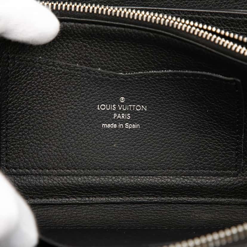 Louis Vuitton Leather Lockme Zippy Wallet Black Leather Very good condition - Box View