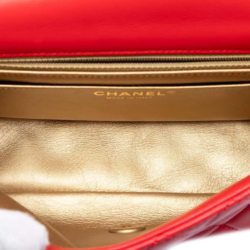 Chanel Mini Rectangular Classic Lambskin Pearl Crush Single Flap Red Leather Very good condition - Model View