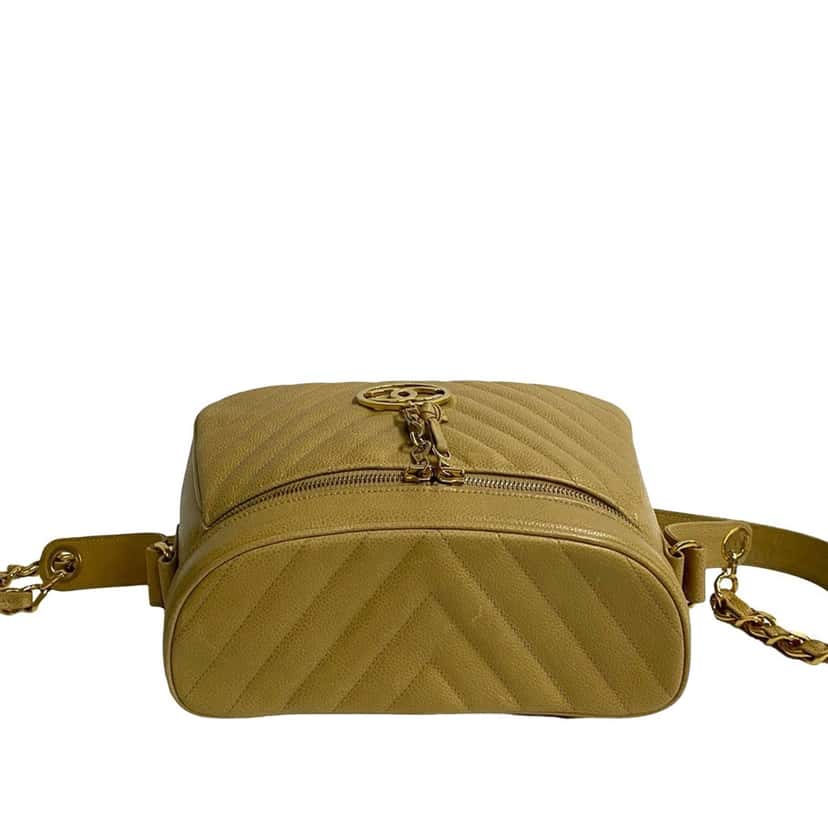 Chanel CC Chevron Caviar Vanity Case with Chain Beige Leather Very good condition - Inside View