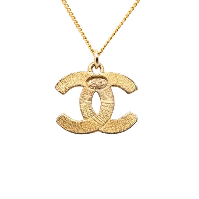 Chanel CC Gold Plated Strass Pendant Necklace Gold Metal Very good condition - Model View
