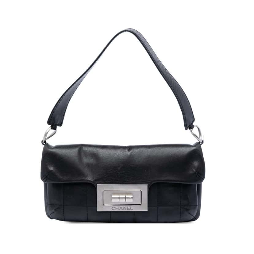 Chanel Chocolate Bar Calfskin Reissue 2.55 Flap Black Leather Very good condition - Front View