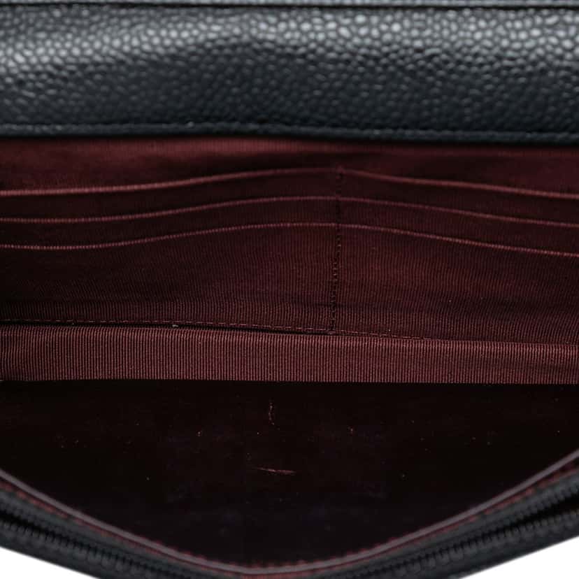 Chanel CC Quilted Caviar Wallet on Chain Black Leather Very good condition - Model View