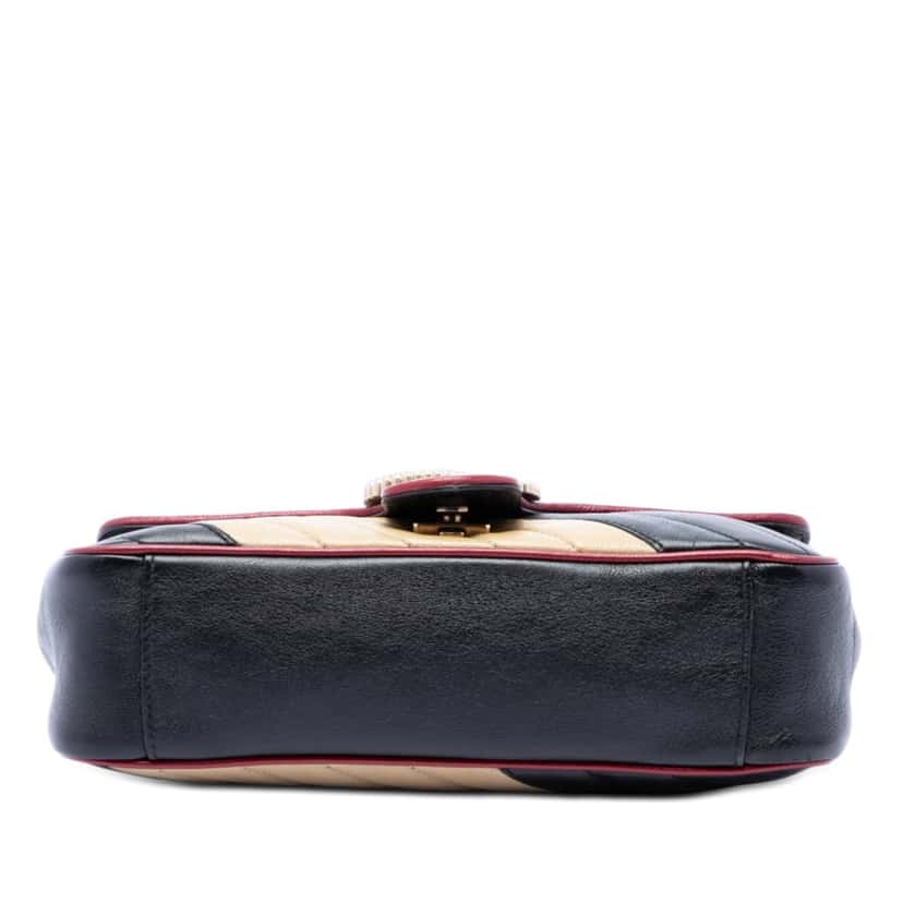 Gucci Medium GG Marmont Bicolor Matelasse Diagonal Leather Torchon Shoulder Bag Black Leather Very good condition - Inside View