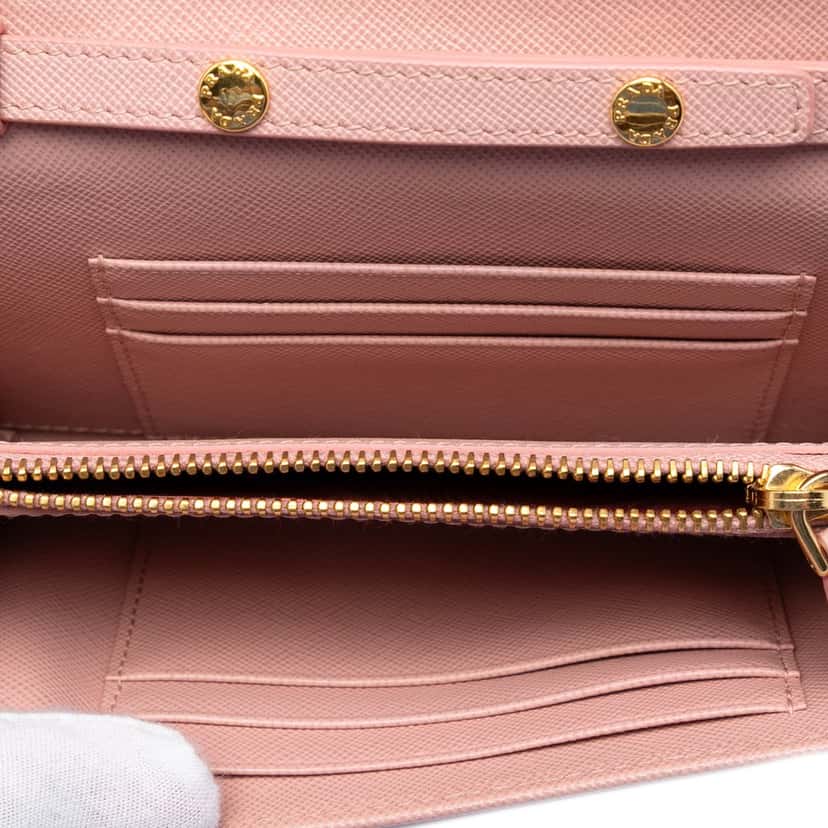 Prada Saffiano Lux Bow Wallet On Strap Pink Leather Very good condition - Model View