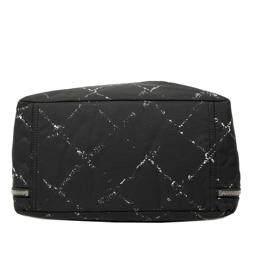 Chanel Old Travel Line Nylon Handbag Black Very good condition - Inside View