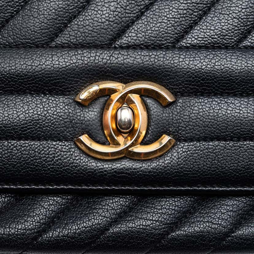 Chanel Small CC Diagonal Quilted Goatskin Flap Black Leather Very good condition - Box View