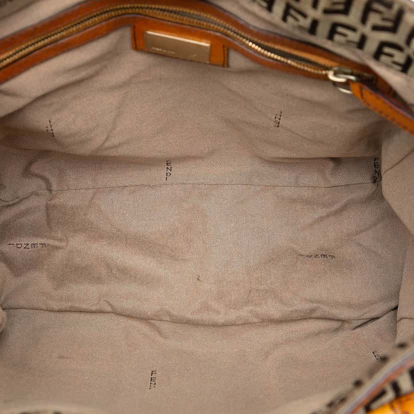 Fendi Zucchino Canvas Tote Beige Very good condition - Model View