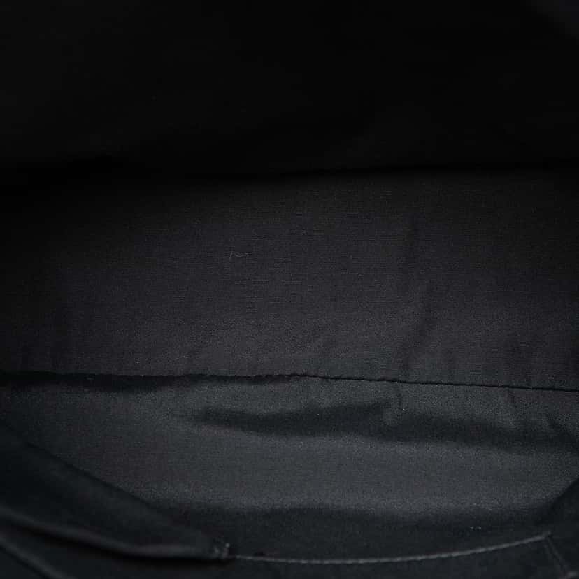 Gucci GG Denim Messenger Bag Black Very good condition - Model View