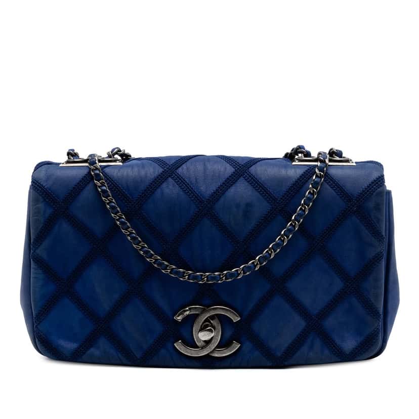 Chanel Small Iridescent Calfskin Diamond Stitch Chain Flap Blue Leather Very good condition - Front View
