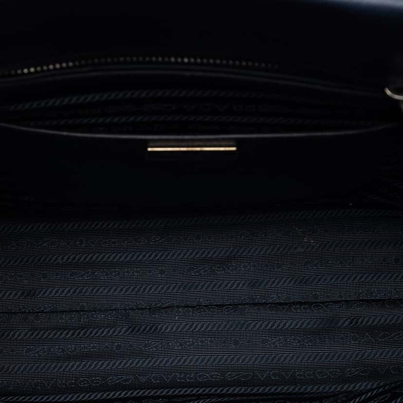 Prada Saffiano Lux Open Convertible Tote Blue Leather Very good condition - Model View