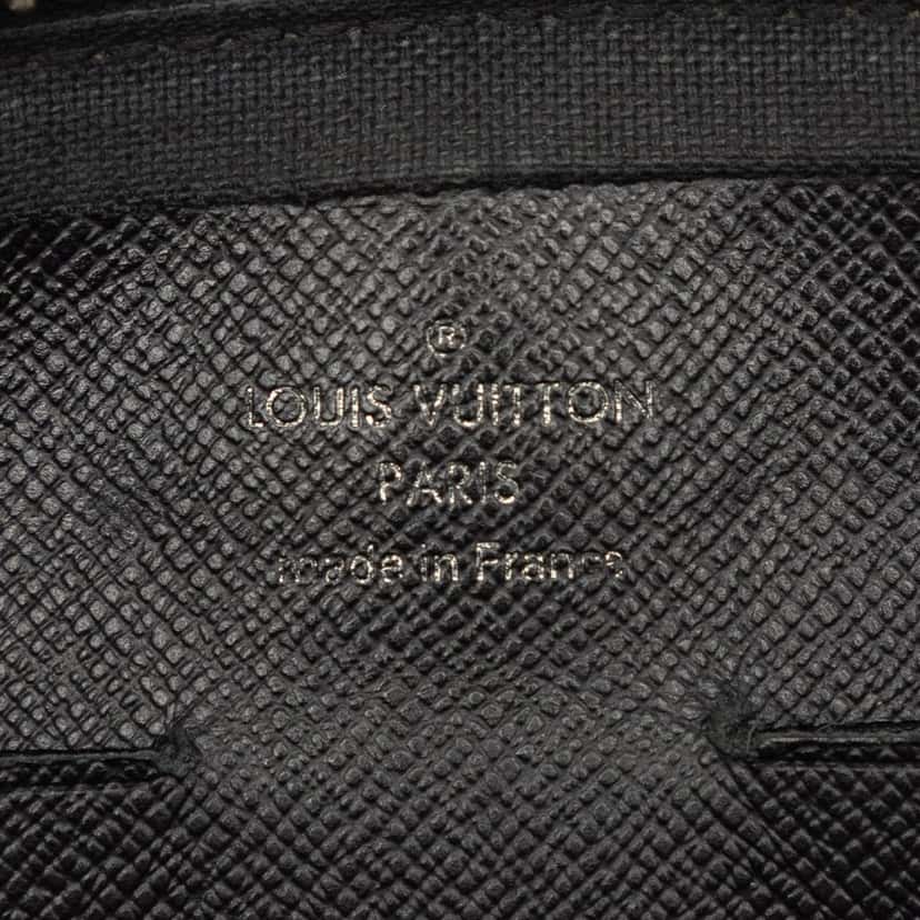Louis Vuitton Taiga Neo Pavel Clutch Black Leather Very good condition - Box View