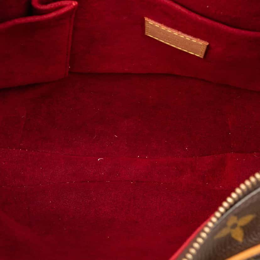 Louis Vuitton Monogram Croissant GM Brown Very good condition - Model View