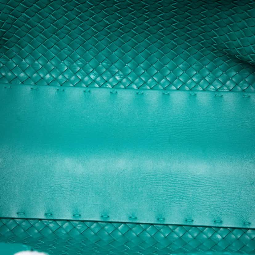 Bottega Veneta Medium Nappa Intrecciato Cabat Tote Blue Leather Very good condition - Model View