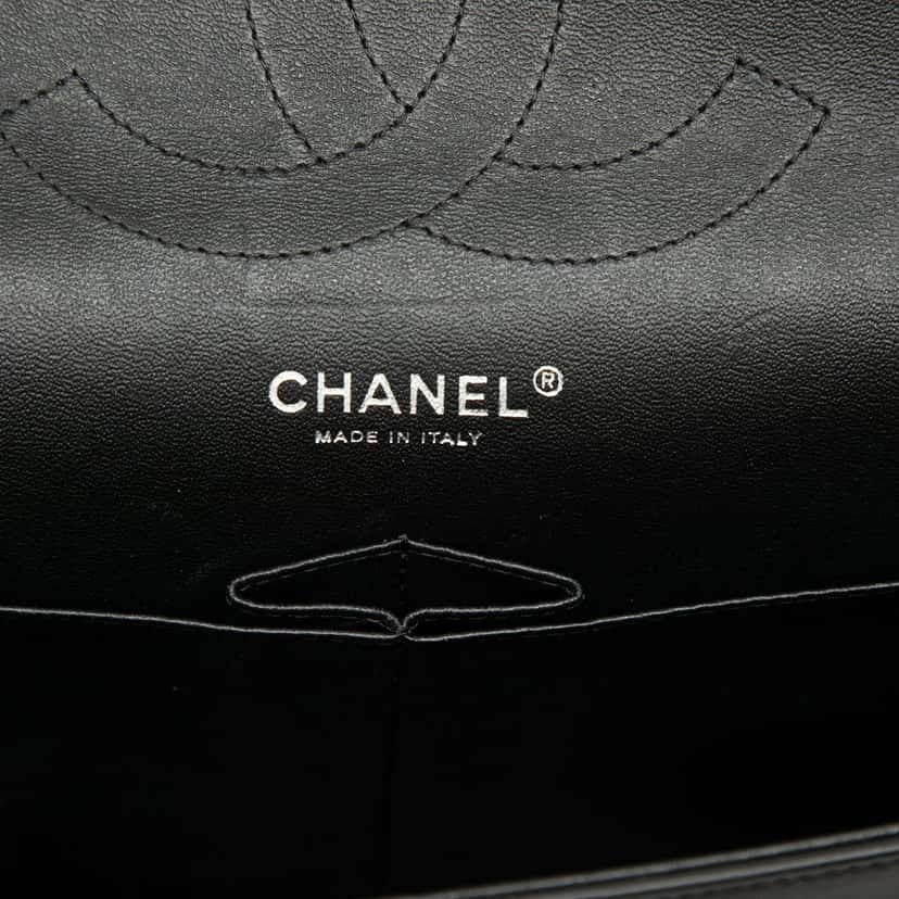 Chanel Jumbo Classic Patent Double Flap Black Leather Very good condition - Box View