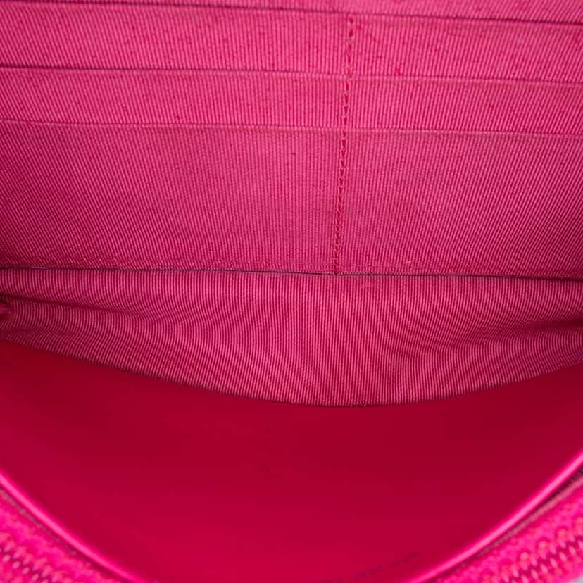 Chanel Classic Caviar Wallet On Chain Pink Leather Very good condition - Model View