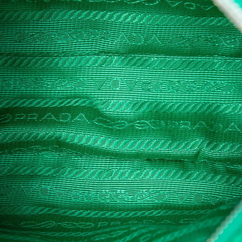 Prada Tessuto Gaufre Re Edition Shoulder Bag Green Very good condition - Model View