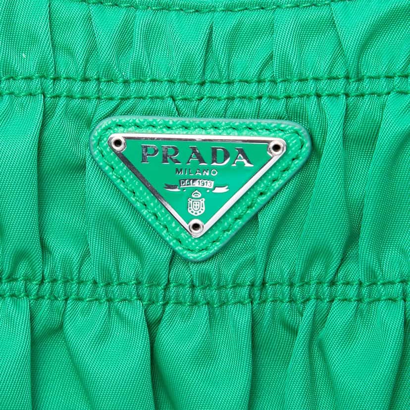 Prada Tessuto Gaufre Re Edition Shoulder Bag Green Very good condition - Box View