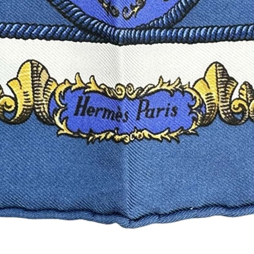 Hermès Ludovicus Magnus Silk Handkerchief White Never worn - Inside View