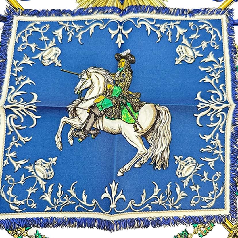 Hermès Ludovicus Magnus Silk Handkerchief White Never worn - Model View