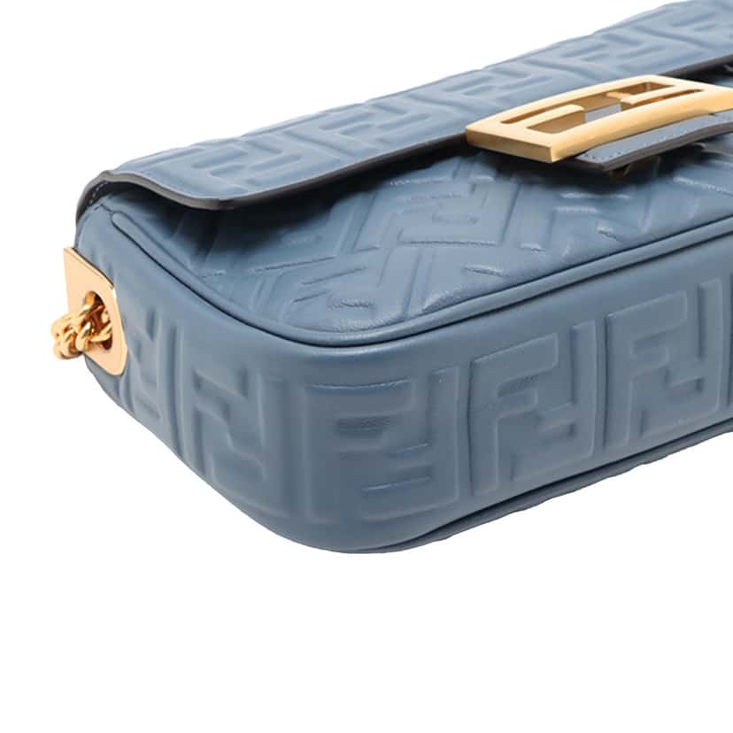 Fendi Small FF Nappa Embossed Chain Midi Baguette Blue Leather Very good condition - Inside View