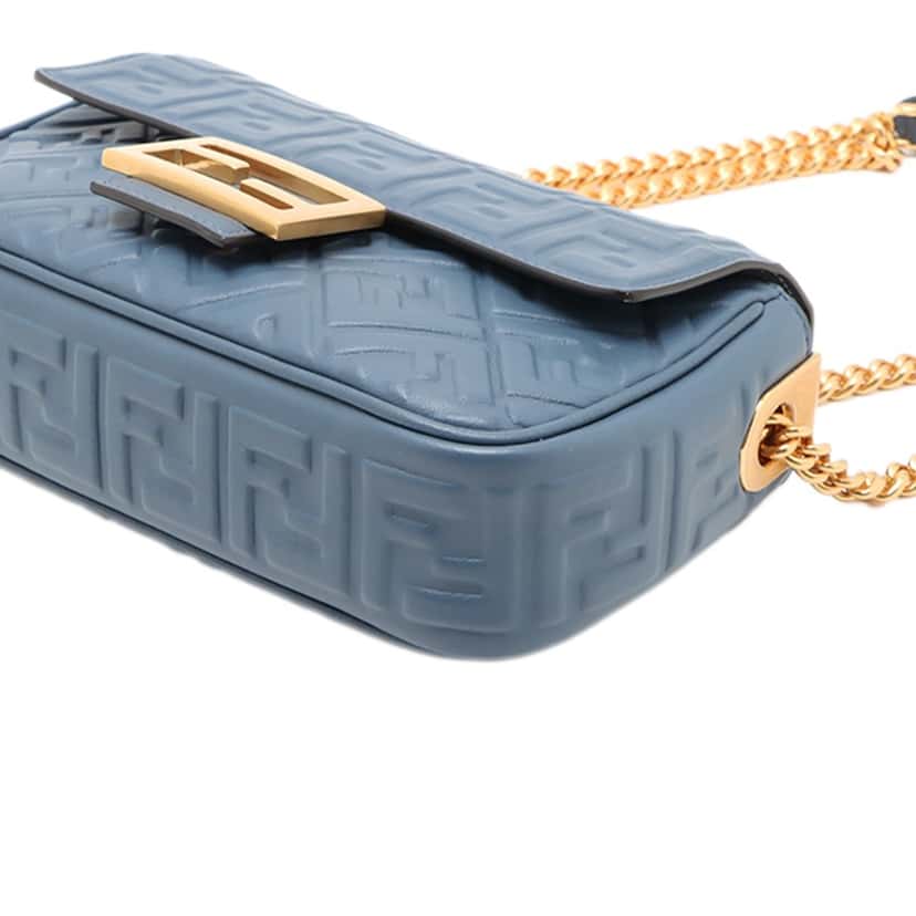 Fendi Small FF Nappa Embossed Chain Midi Baguette Blue Leather Very good condition - Model View