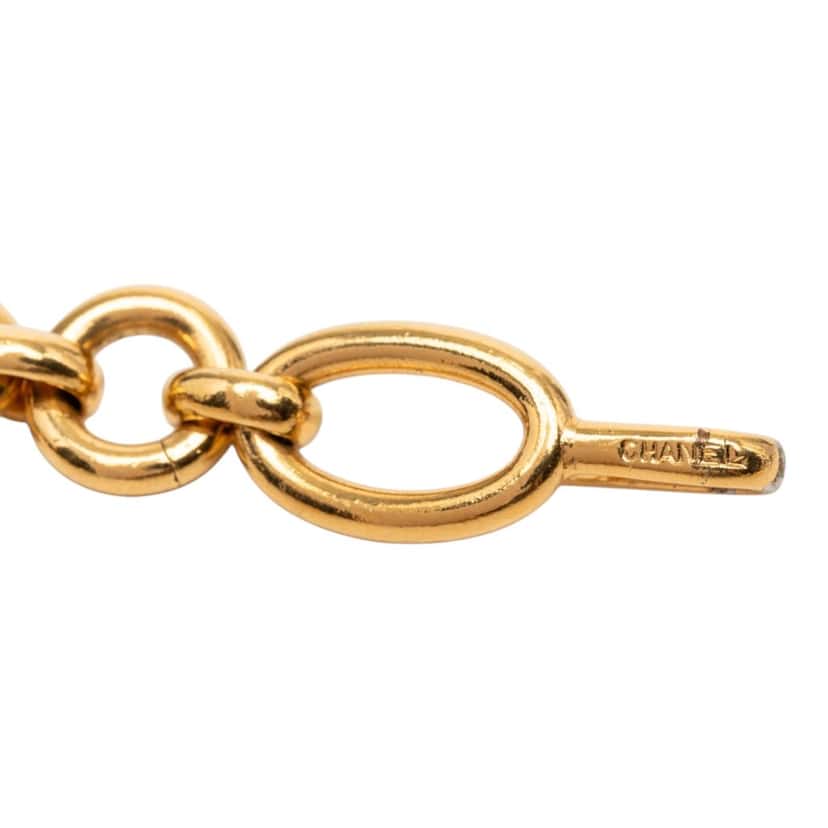 Chanel Gold Plated Rue Cambon Medallion Pendant Necklace Gold Metal Very good condition - Model View