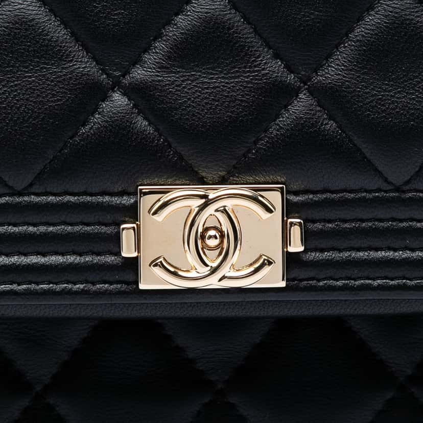 Chanel CC Quilted Lambskin Beauty Foldover Boy Clutch Black Leather Very good condition - Box View