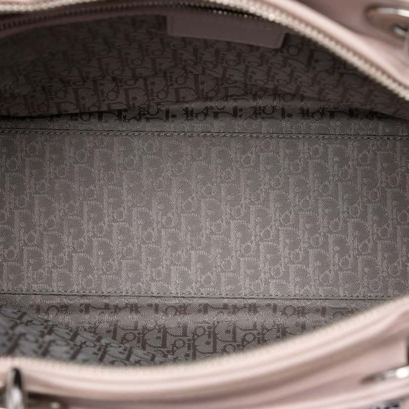 Dior Large Lambskin Cannage Lady Dior Pink Leather Very good condition - Model View