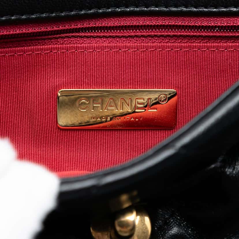 Chanel Medium Lambskin 19 Flap Black Leather Very good condition - Box View