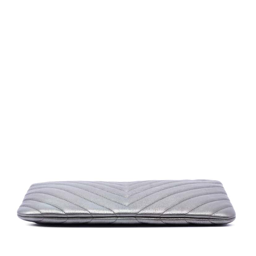 Chanel Medium Chevron Metallic Calfskin O Case Clutch Other Leather Very good condition - Inside View