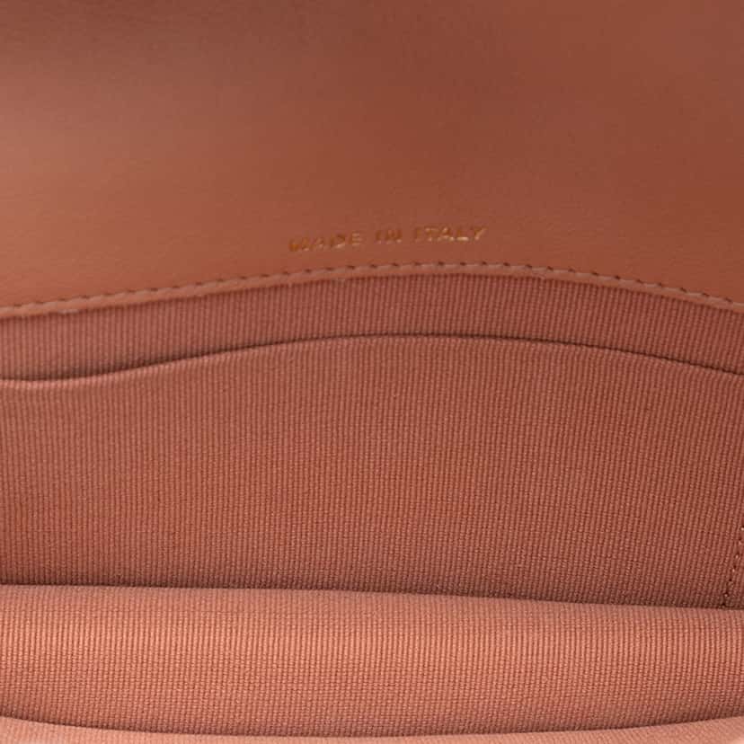 Chanel Quilted Lambskin 19 Clutch with Chain Pink Leather Very good condition - Model View