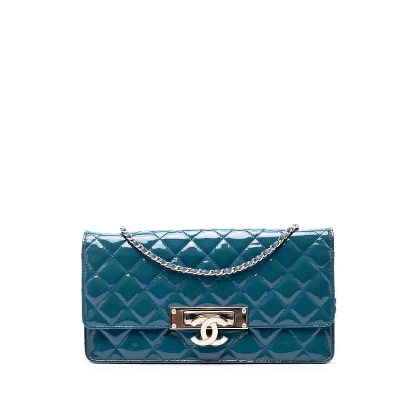 Chanel Quilted Patent Golden Class East West Wallet on Chain Blue Leather Very good condition - Front View