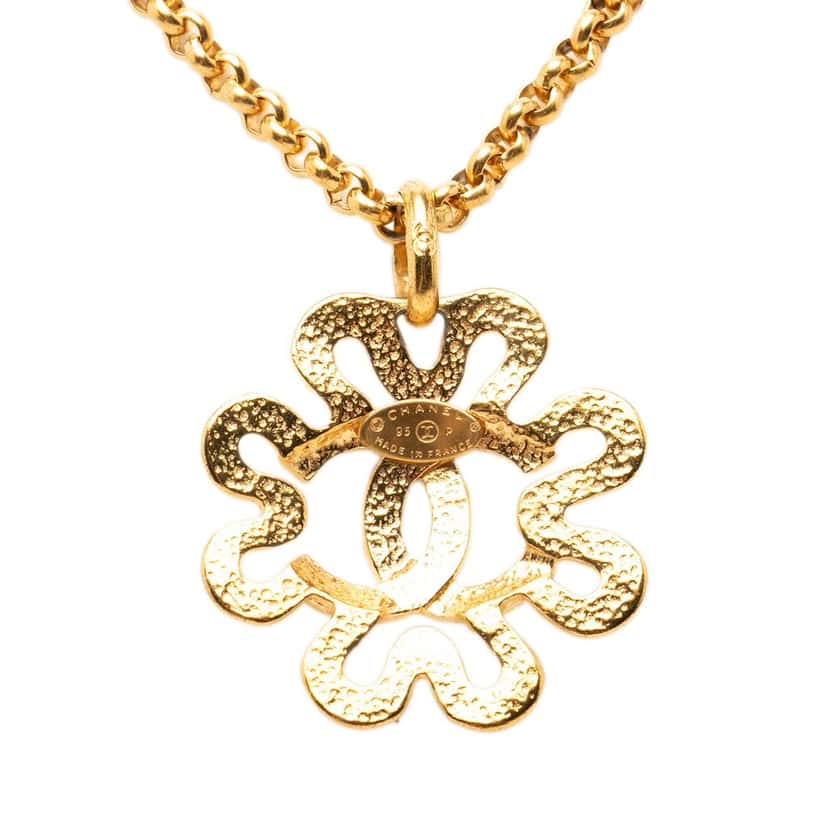 Chanel CC Gold Plated Flower Pendant Necklace Gold Metal Very good condition - Back View