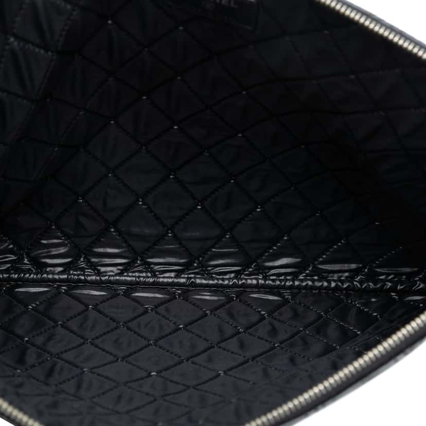 Chanel Large Quilted Lambskin Double Stitch O Case Clutch Black Leather Very good condition - Model View
