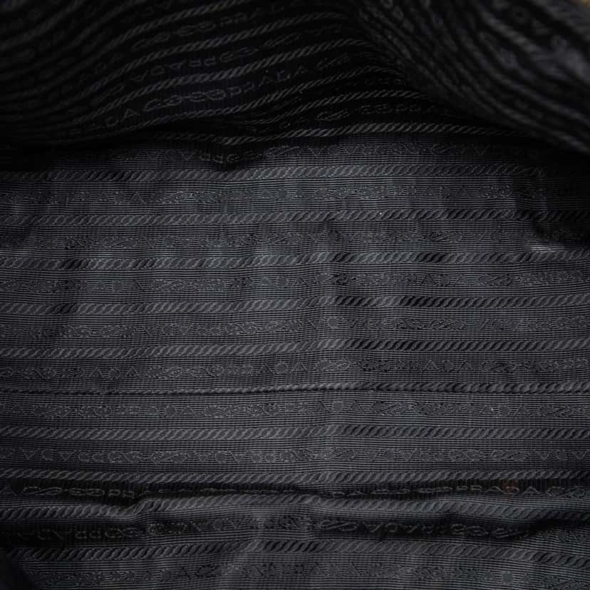 Prada Tessuto Canapa Logo Tote Black Very good condition - Model View