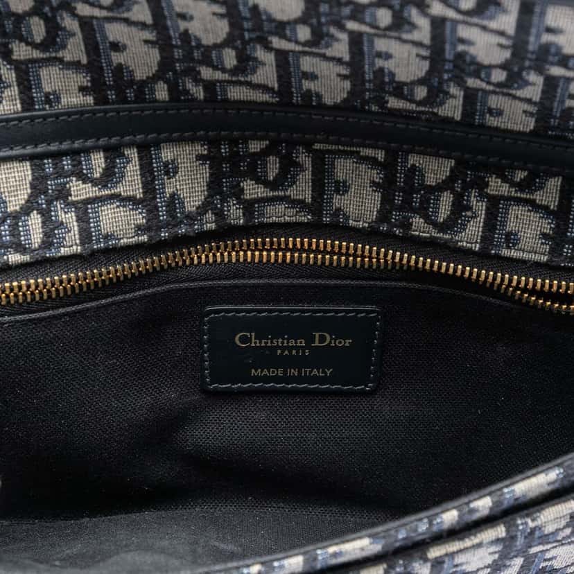 Dior Oblique Canvas 30 Montaigne Clutch With Chain Blue Very good condition - Model View