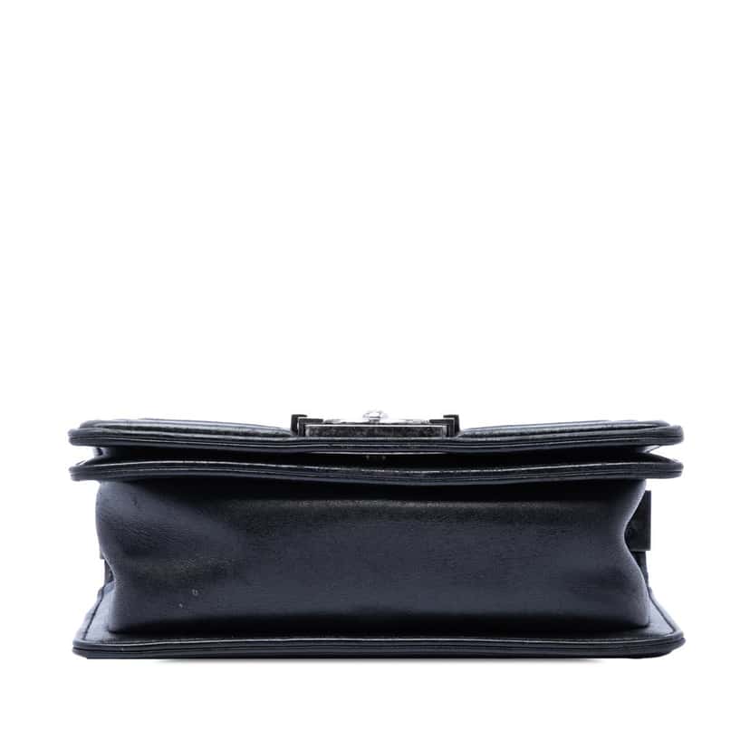 Chanel Small Quilted Lambskin Boy Flap Black Leather Very good condition - Inside View