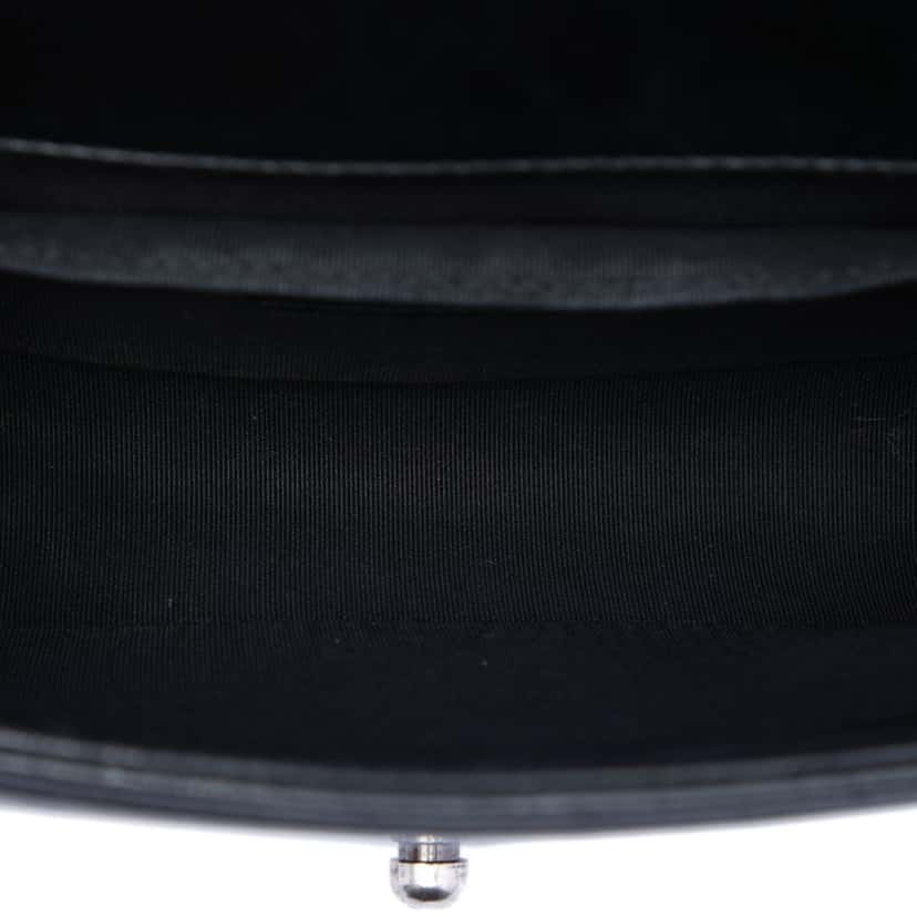 Chanel Small Quilted Lambskin Boy Flap Black Leather Very good condition - Model View