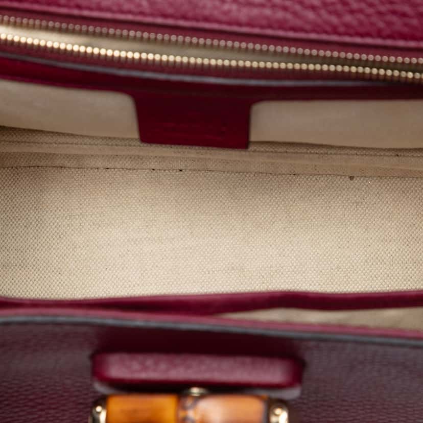 Gucci Medium Leather New Bamboo Satchel Red Leather Very good condition - Model View