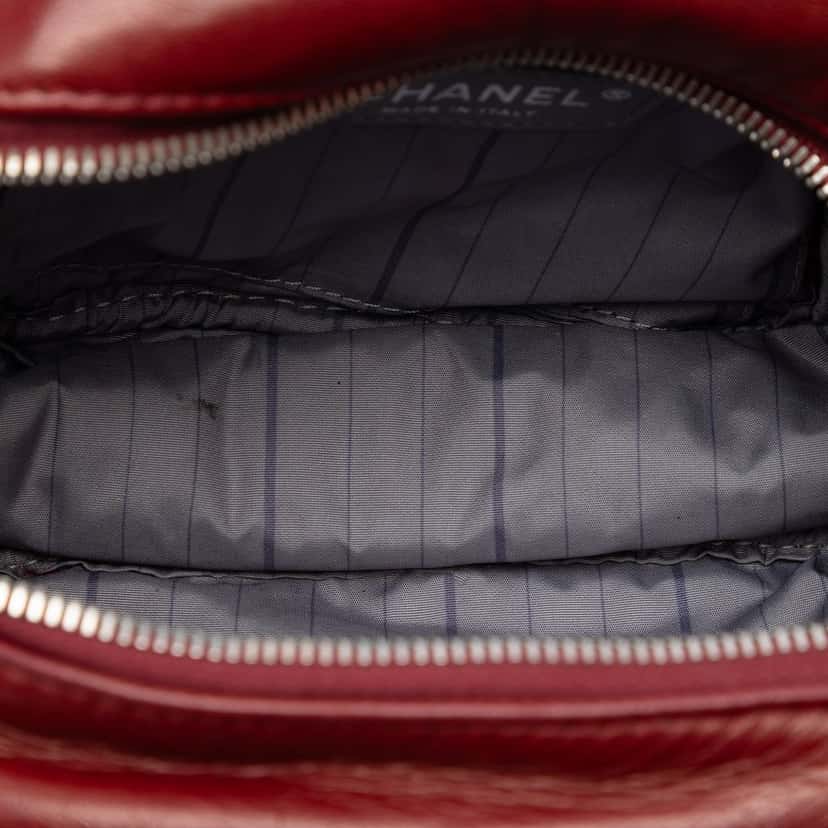 Chanel CC Quilted Lambskin Camera Bag Red Leather Very good condition - Model View