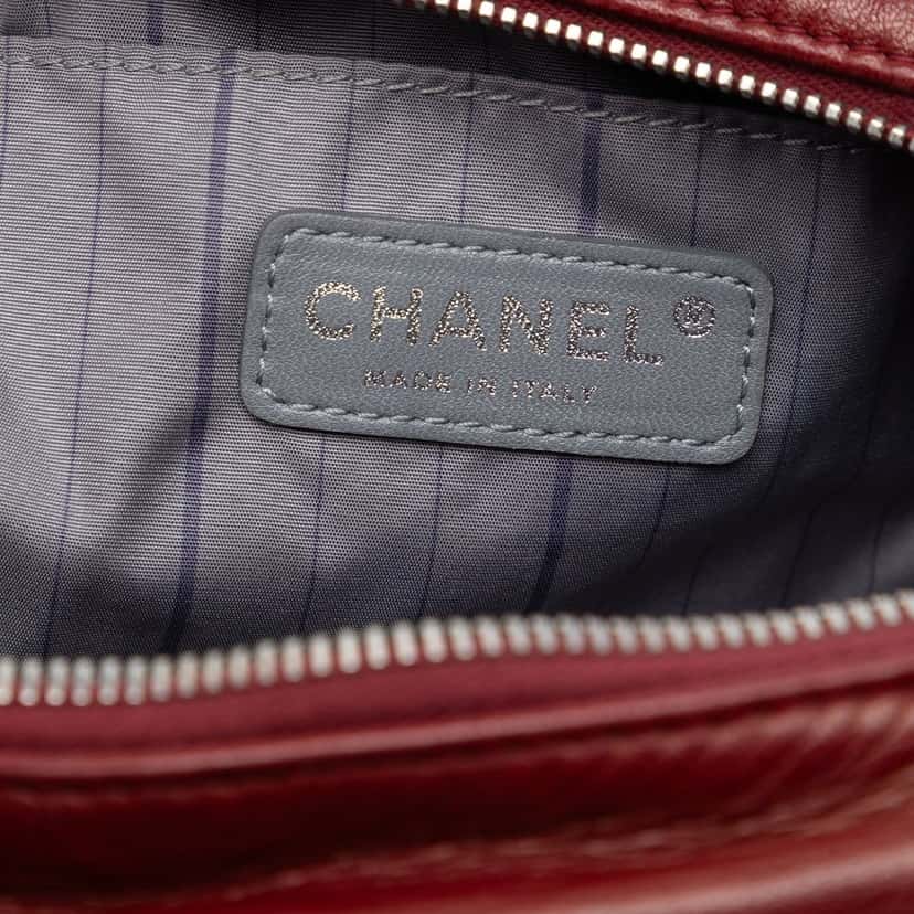 Chanel CC Quilted Lambskin Camera Bag Red Leather Very good condition - Box View