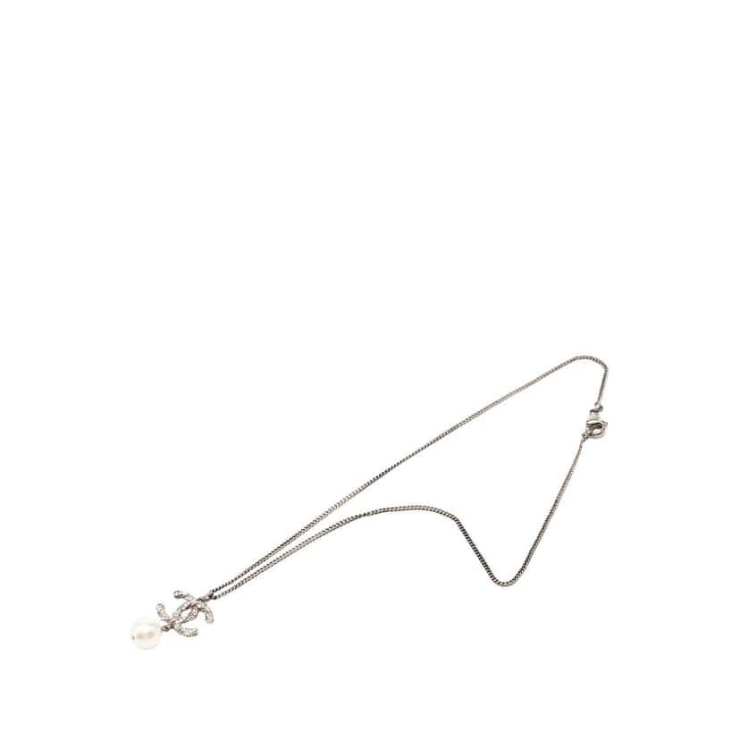 Chanel Brass Faux Pearl and Strass Twisted CC Pendant Necklace Silver Metal Very good condition - Box View