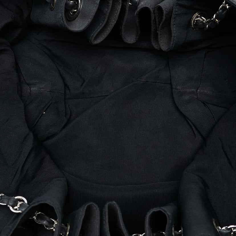 Chanel Lambskin Stretch Spirit Cabas Tote Black Leather Very good condition - Model View